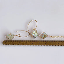 画像をギャラリービューアに読み込む, アバロンシェル × クリスタル水晶のオーロラカラーピアス/イヤリング｜SAKURA jewelry（サクラジュエリー）
