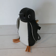 画像をギャラリービューアに読み込む, ペンギンの赤ちゃんバッグ・アデリーちゃん｜ガムアママレザーズ神戸（ガムアママレザーズコウベ）

