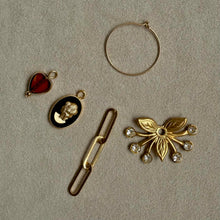 画像をギャラリービューアに読み込む, 【ピアス】知性と優雅さを纏うカメオとブラウンハートのアシンメトリー2WAYピアス｜ERIKOART（エリコアート）
