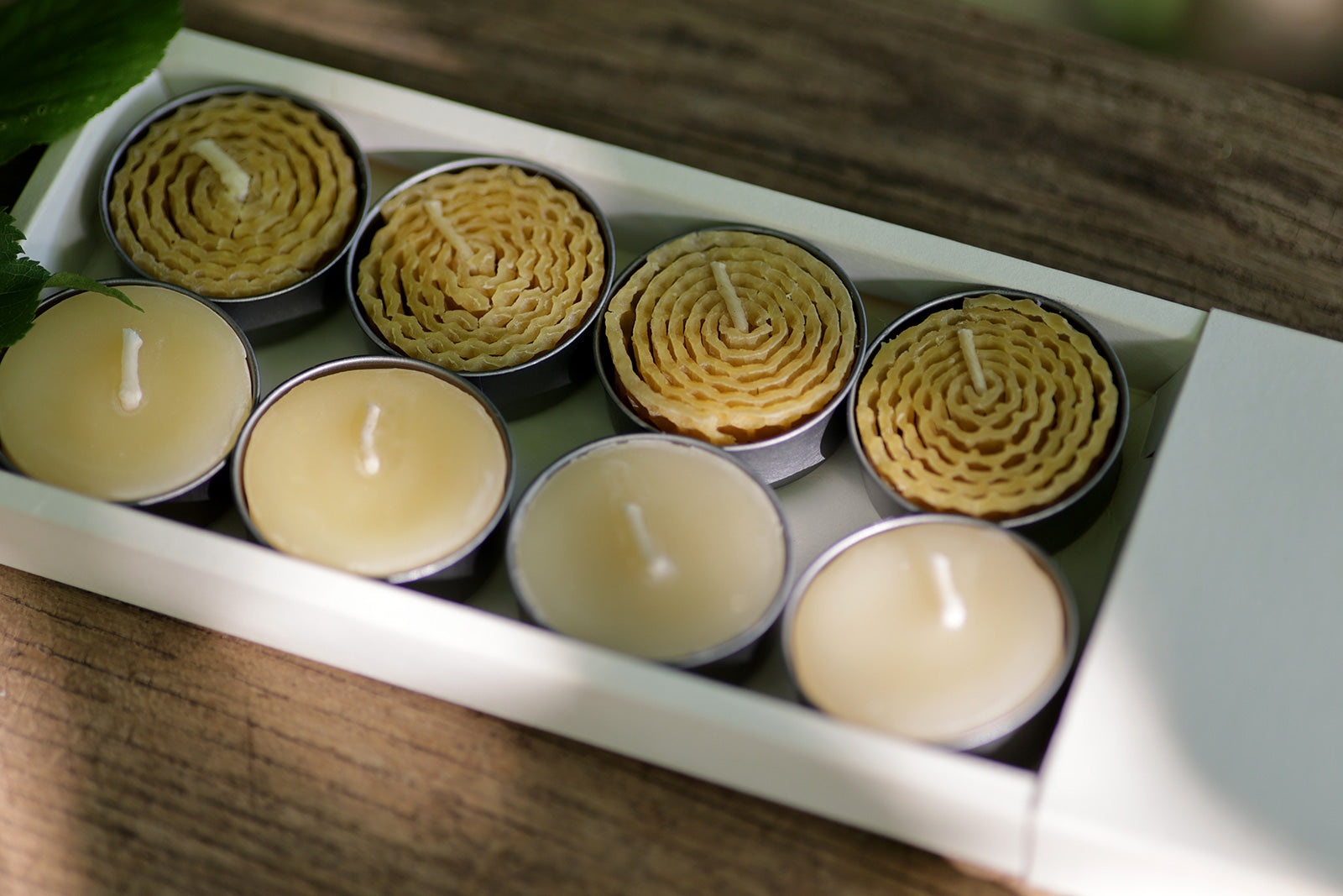蜜蝋ティーライトキャンドル8個　紙箱入り｜FARADAY　KAMAKURA（ファラディ　カマクラ）