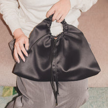画像をギャラリービューアに読み込む, Hollowed Bag[satin leather]｜Cherry on top（チェリーオントップ）
