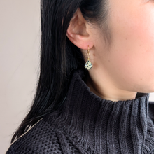 画像をギャラリービューアに読み込む, ダルメシアンジャスパー オリエンタルカットピアス／イヤリング｜orie（オリエ）
