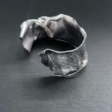 画像をギャラリービューアに読み込む, PROTECT YOU. SMOOTH SNAKESKIN BANGLE/SV925(51)｜Truph.BIJOUX（トリュフビジュー）
