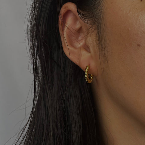 UNIDRE French Hoop Earrings｜UNIDRE（ユニドレ）