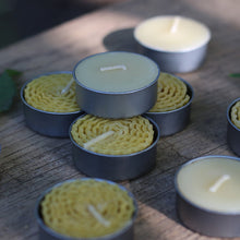 画像をギャラリービューアに読み込む, 蜜蝋ティーライトキャンドル20個　桐箱入り｜FARADAY　KAMAKURA（ファラディ　カマクラ）
