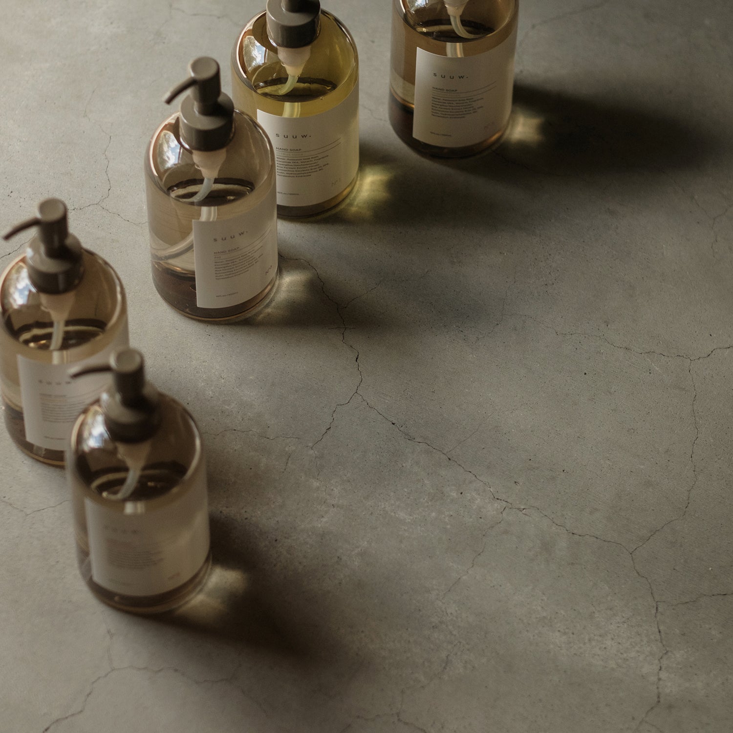 N°3 WOODY MUSK ハンドソープ｜suuw.（スゥドット） – CHOOSEBASE SHIBUYA