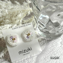 画像をギャラリービューアに読み込む, 全6色　ビーズ刺繍のイヤリングorピアス（ニッケルフリー）《melty flower》｜mizuki（ミズキ）
