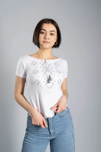 画像をギャラリービューアに読み込む, T-シャツ ・ ウクライナ刺繡入り｜Ukrainian Embroidery Wear ”Mavka”（ウクライナシシュウノアパレル　マウカ）
