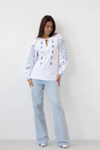 画像をギャラリービューアに読み込む, 刺繡入りブラウス　（ヴィシヴァンカ）｜Ukrainian Embroidery Wear ”Mavka”（ウクライナシシュウノアパレル　マウカ）
