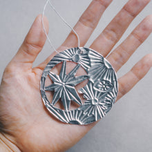 画像をギャラリービューアに読み込む, Metal Embossed Ornament - Moon -｜SZIAOREO ARTWORKS（シアオレオアートワークス）

