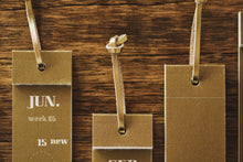 画像をギャラリービューアに読み込む, 2026 ムーンカレンダー 　MOON Calendar（週めくり／短冊形）｜NUDE LAMP（ヌードランプ）
