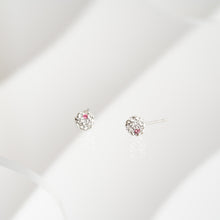 画像をギャラリービューアに読み込む, クリスタルガラスパヴェのピアス　”something pink&quot;シリーズ｜BLANCHE NEIGE（ブランシュネージュ）
