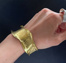 画像をギャラリービューアに読み込む, PROTECT YOU. SMOOTH SNAKESKIN BANGLE/brass(50)｜Truph.BIJOUX（トリュフビジュー）
