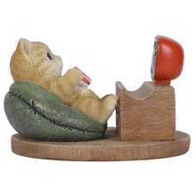 画像をギャラリービューアに読み込む, テレビを見る茶トラ　スマホスタンド｜WooBia（ウービア）
