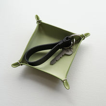 画像をギャラリービューアに読み込む, key holder｜REEL（リール）
