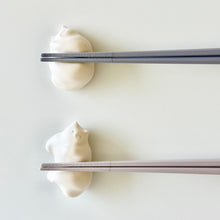 画像をギャラリービューアに読み込む, ころん 猫お箸置き（2点セット）｜atelier.oto（アトリエオト）

