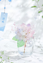 画像をギャラリービューアに読み込む, ふんわりカラーの紫陽花と金沢金箔のかんざし(ドライフラワー・天然石とガラスの揺れるチャーム付き)｜ハピネスウェーブ
