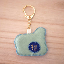 画像をギャラリービューアに読み込む, 和み猫のキーホルダー　はちわれ　まるのび｜Little Plum（リトルプラム）
