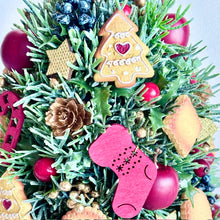 画像をギャラリービューアに読み込む, クッキーオーナメントとミニりんごの卓上クリスマスツリー（アーティフィシャルフラワー・造花）｜bouquet de muguet（ブーケ　ドゥ　ミュゲ）

