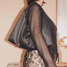 画像をギャラリービューアに読み込む, Hollowed Bag[satin leather]｜Cherry on top（チェリーオントップ）
