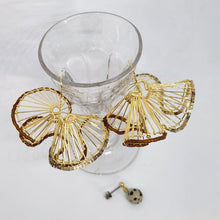 画像をギャラリービューアに読み込む, Gathered frill｜neko（ネコ）
