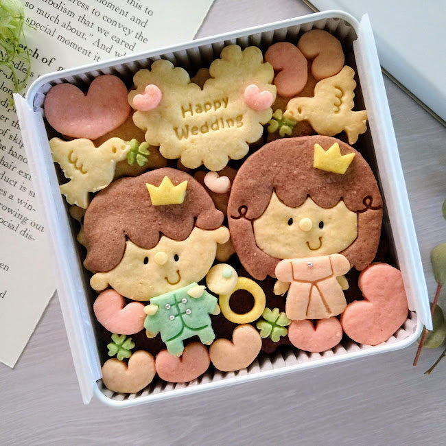 さりげないギフトに。気分が上がるおしゃれで個性的なクッキー缶特集