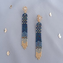 画像をギャラリービューアに読み込む, ミッドナイトブルー　夜空の一番星　ビーズフリンジイヤリング｜Ahki Beadwork（アーキービーズワーク）
