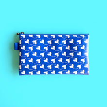 画像をギャラリービューアに読み込む, フラットポーチ Flat Pouch “HEARTy Wavy _ Cobalt Blue”｜asugatic（アシュガティック）
