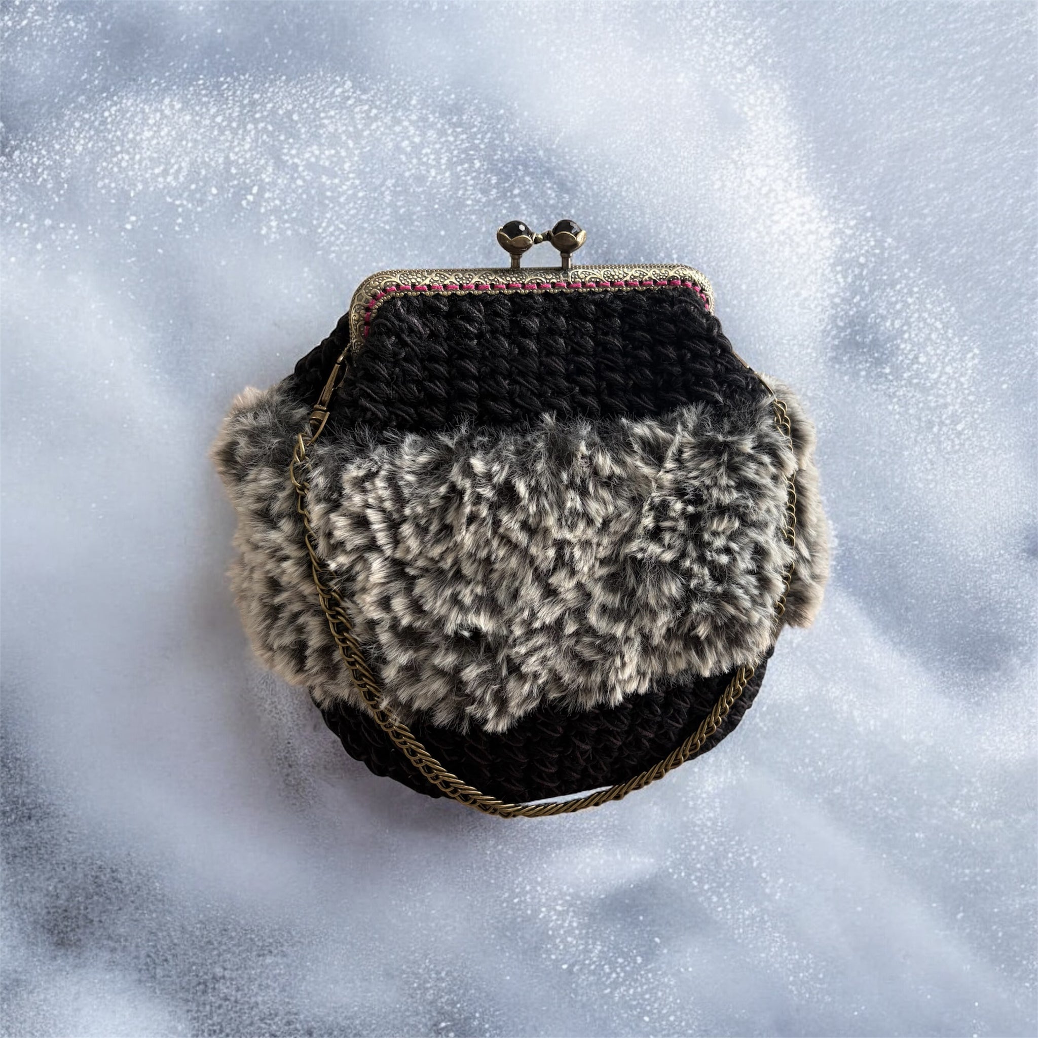 ふわふわファーのがま口チェーンバッグ｜M'S CROCHET（エムズ