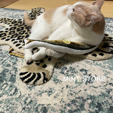 画像をギャラリービューアに読み込む, ごちそう秋刀魚キッカー 猫用【復刻版】｜MINT STORE（ミントストア）
