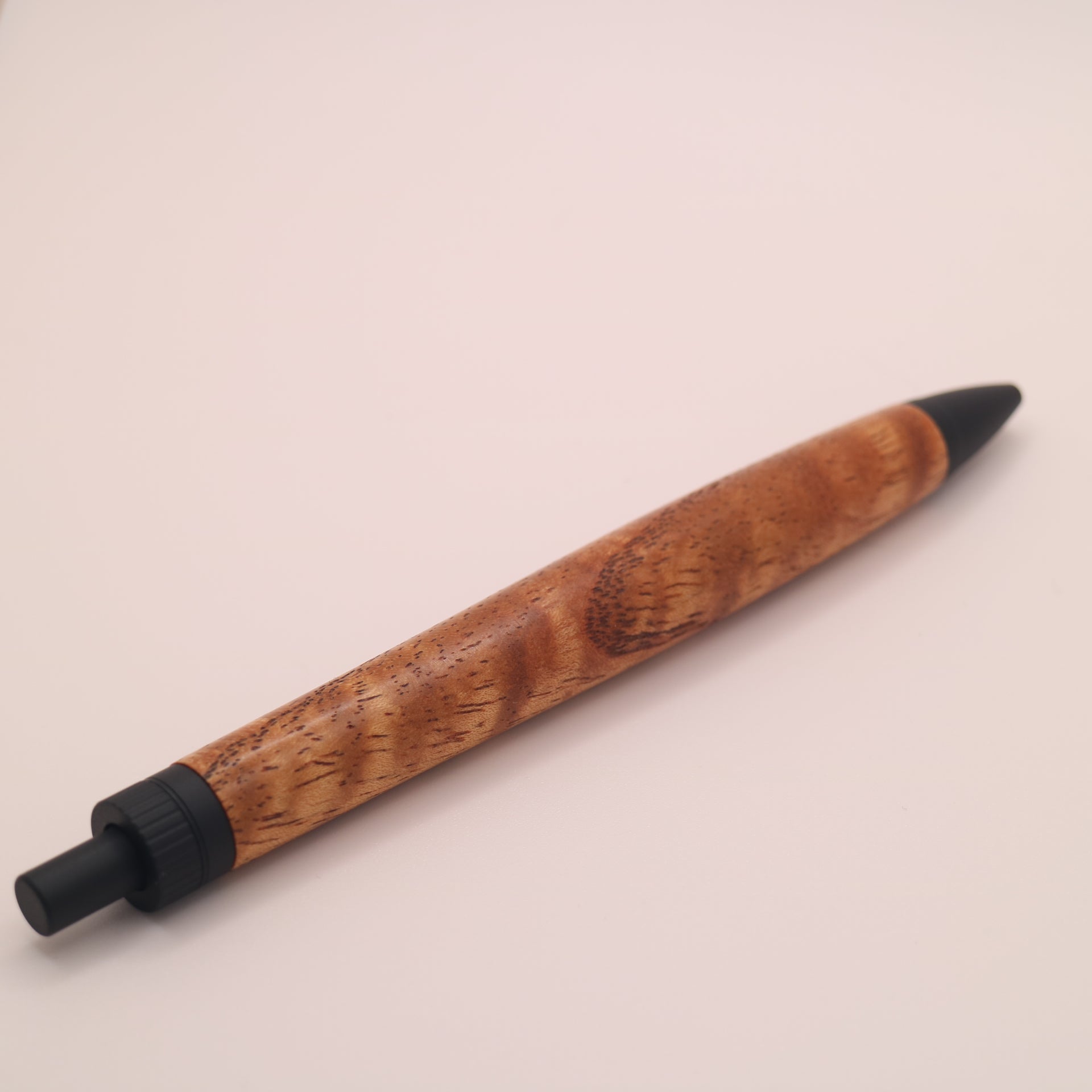 高級ボールペン 木製 センダン 木軸 ボールペン｜Wood Time Factory（ウッドタイム