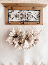 画像をギャラリービューアに読み込む, フープ型ホワイトクリスマスリース｜flowers luciole（フラワーズ　ルシオール）
