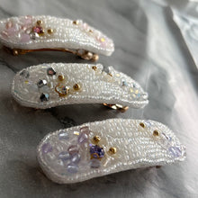 画像をギャラリービューアに読み込む, 全3色　ビーズ刺繍バレッタ《花筏　hanaikada》｜mizuki（ミズキ）
