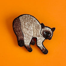 画像をギャラリービューアに読み込む, 大きく見せるネコ・ちまきのブローチ｜maltamarie（マルタマリエ）
