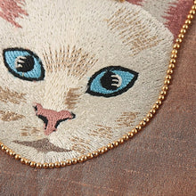画像をギャラリービューアに読み込む, キャット刺繍フラットポーチ 17×13cm｜猫とイチオクノホシ（ネコトイチオクノホシ）
