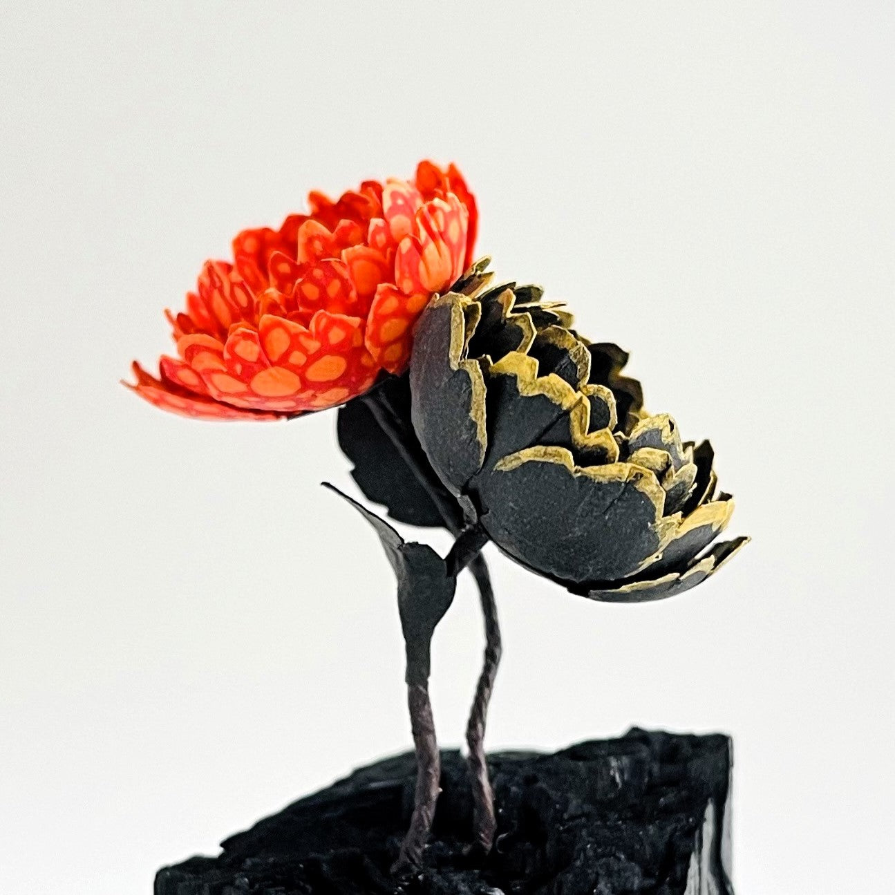 炭オブジェ ／ 黒＋オレンジ｜櫂の炭（カイノスミ） – CHOOSEBASE SHIBUYA