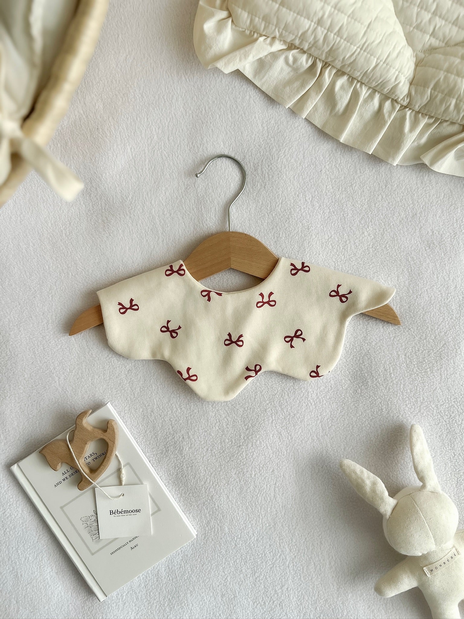 【Ribbon confetti(red)】 -Sugar pop bibs｜Bébémoose （ベベムース）