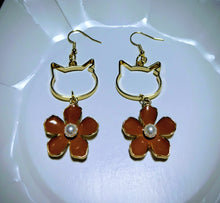 画像をギャラリービューアに読み込む, 猫耳カットとオレンジの花モチーフピアス｜mimine（ミミンヌ）
