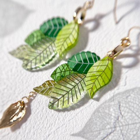 ひとゆら Leaf -green-：ひらひら葉っぱの2wayイヤリング｜ひとゆら