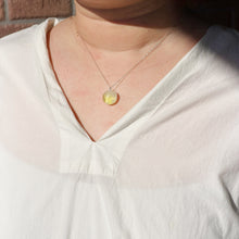 画像をギャラリービューアに読み込む, komorebi｜パート・ド・ヴェールガラスジュエリー(福木染め)｜misaki kotori glass and thread（ミサキコトリグラスアンドスレッド）
