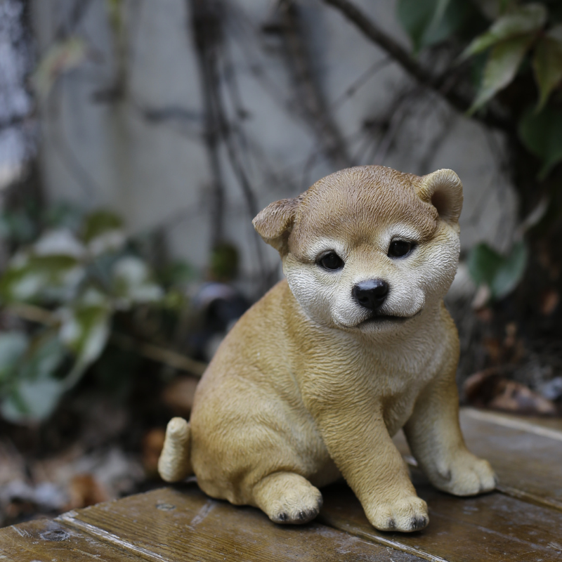 右向きお座り秋田犬｜WooBia（ウービア） – CHOOSEBASE SHIBUYA