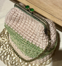 画像をギャラリービューアに読み込む, キラキラお花のがま口ミニチェーンバッグ｜M'S  CROCHET（エムズクロシェット）
