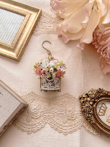 flowers luciole 小さなパステルカラーの花かご｜flowers luciole（フラワーズ　ルシオール）