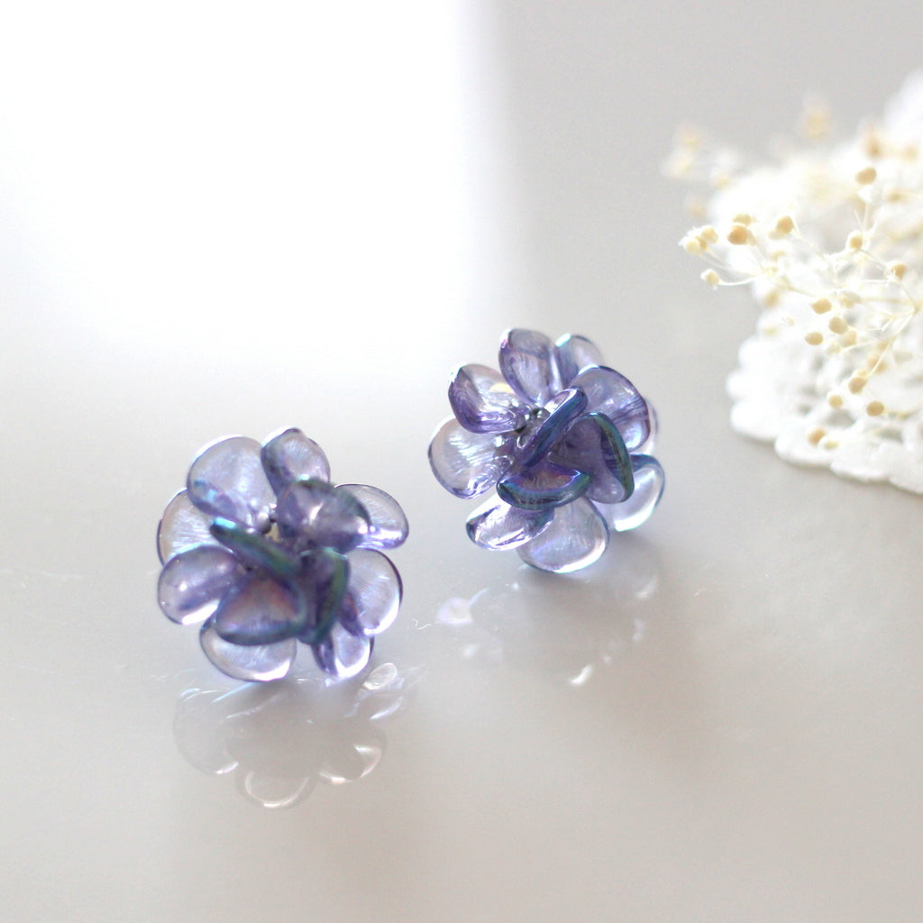 flower earrings〈violet〉｜透明創造室（トウメイソウゾウシツ）