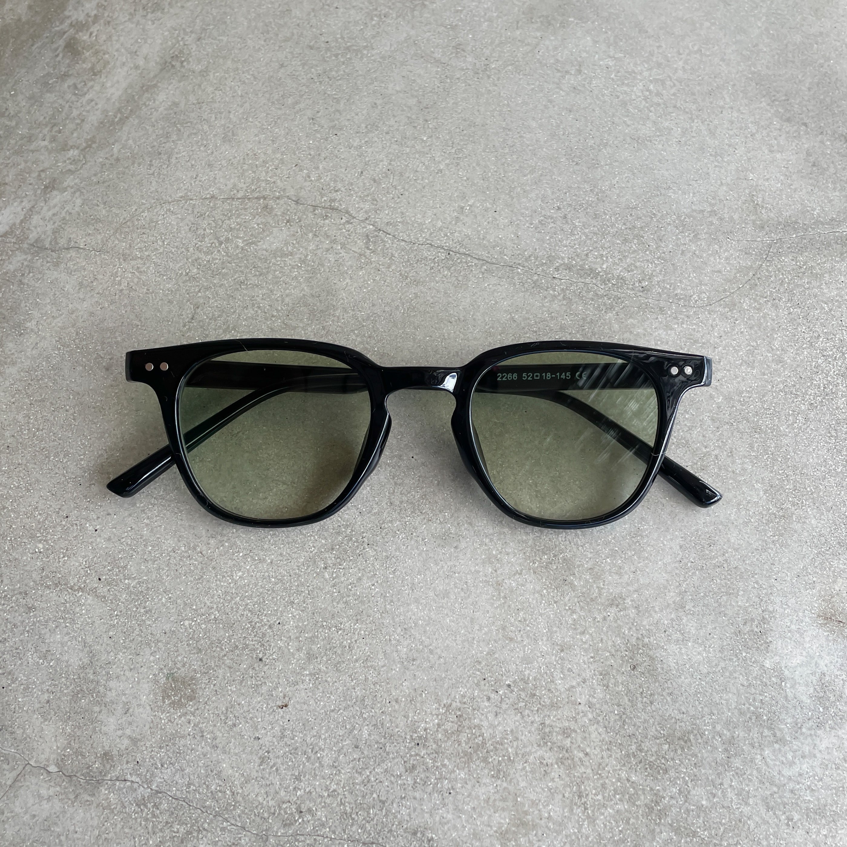 Dark green sunglasses22｜Honey Butter Nine（ハニーバターナイン）