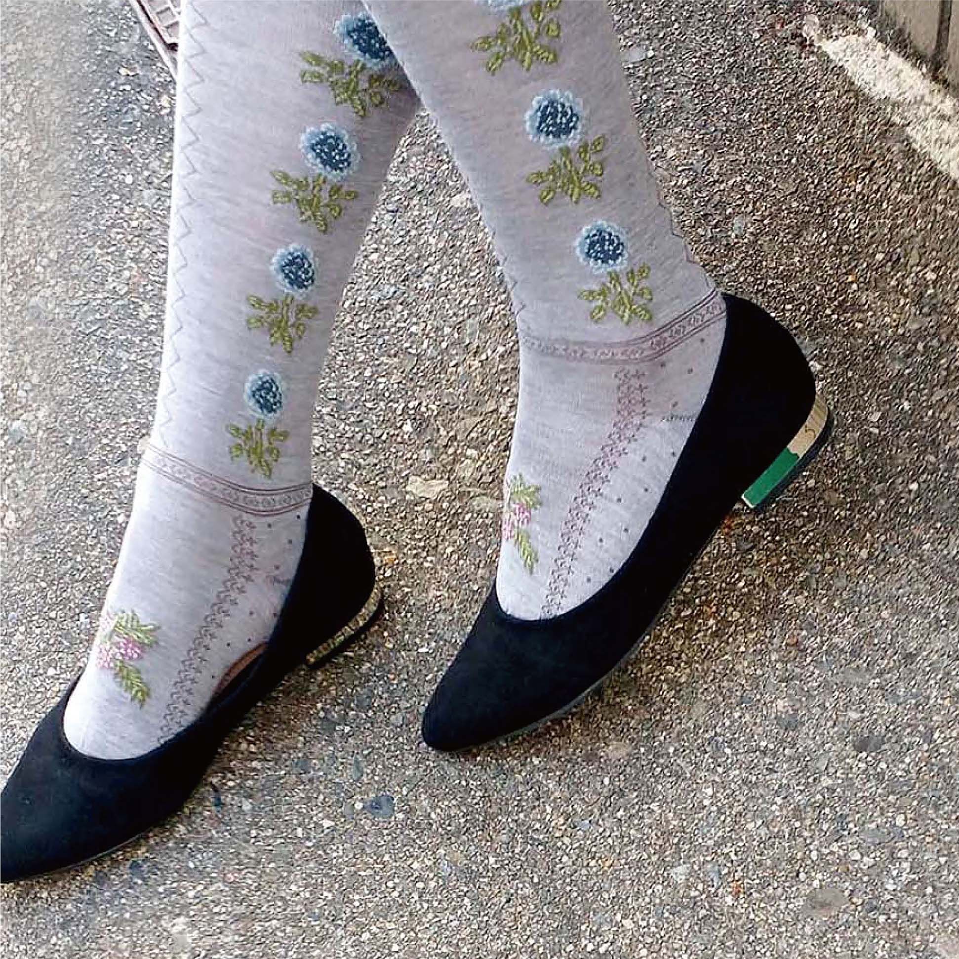さらりと薄手のHigh socks (ボタニカルハンカチーフ柄)｜petit pas（プティパ）