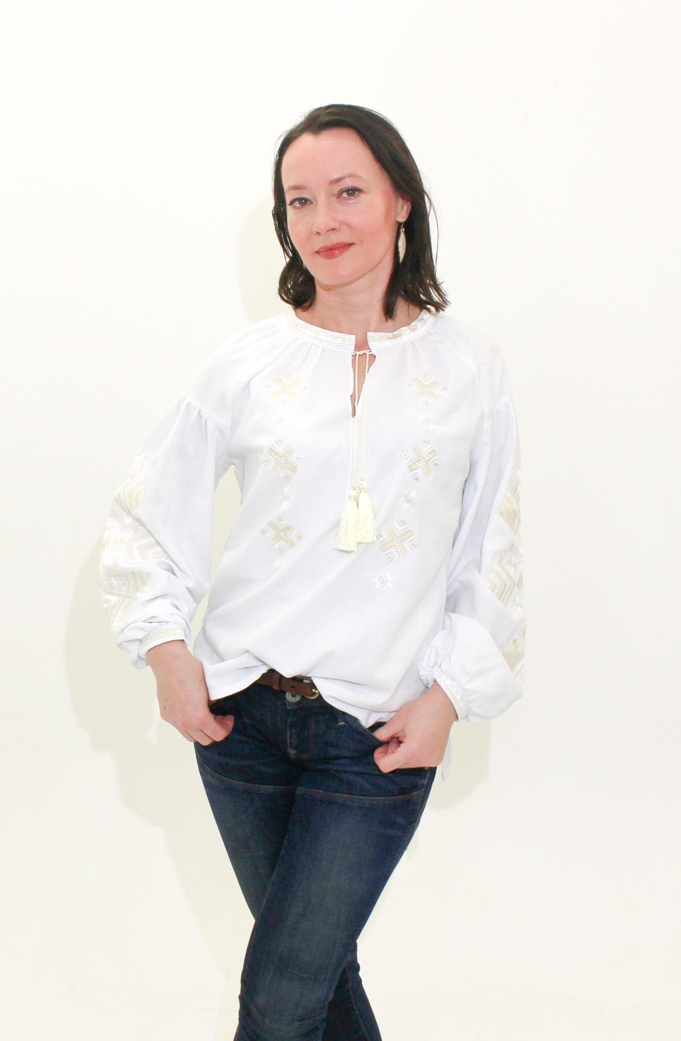 刺繡入りブラウス｜Ukrainian Embroidery Wear ”Mavka”（ウクライナシシュウノアパレル　マウカ）