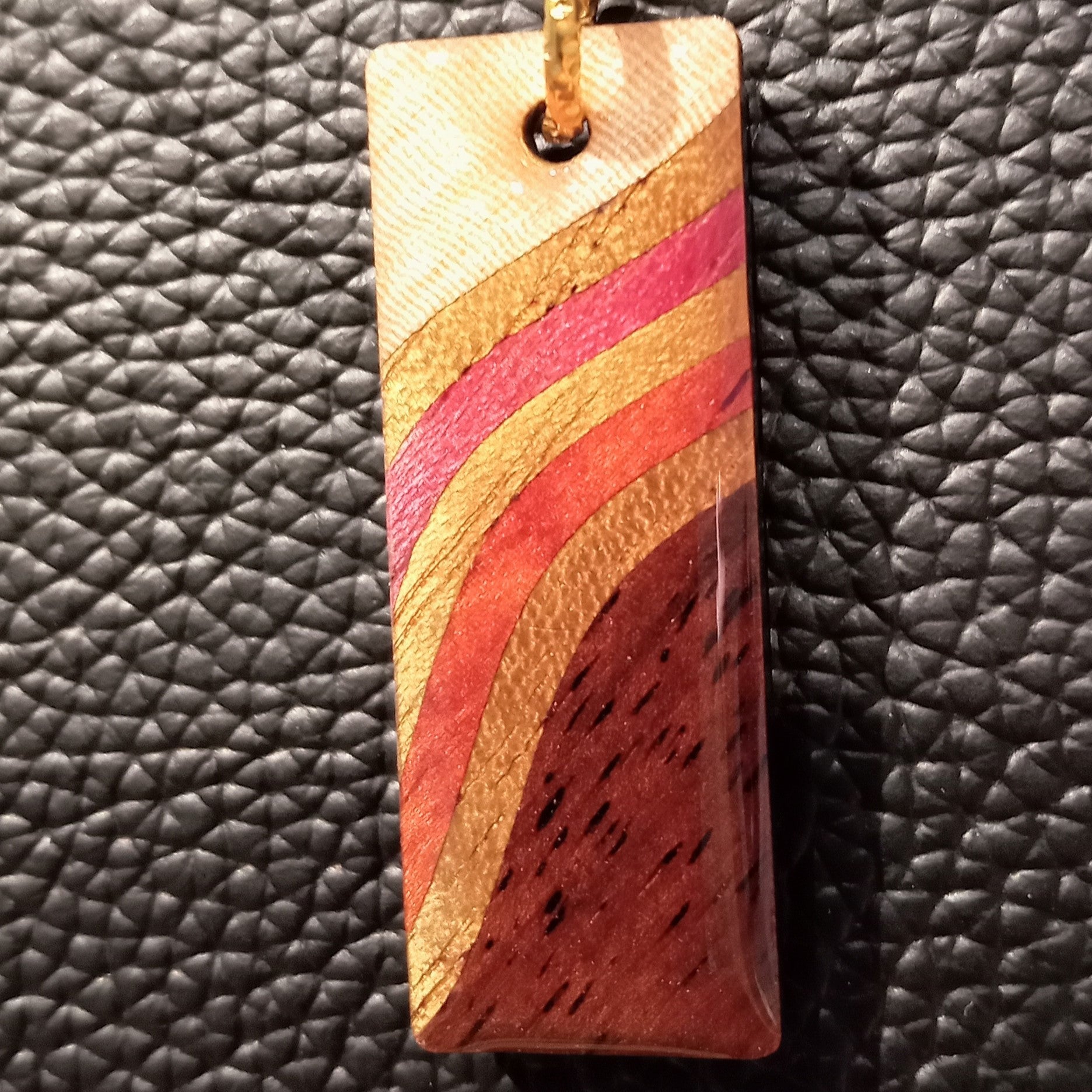 ピアス 長方形 茶｜曲寄木 JuJu（マガリヨセギ ジュジュ