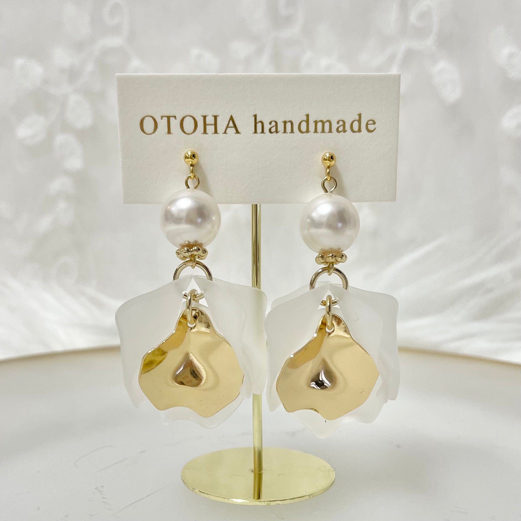 大きな花びら ピアス/イヤリング｜OTOHA handmade（オトハハンドメイド 