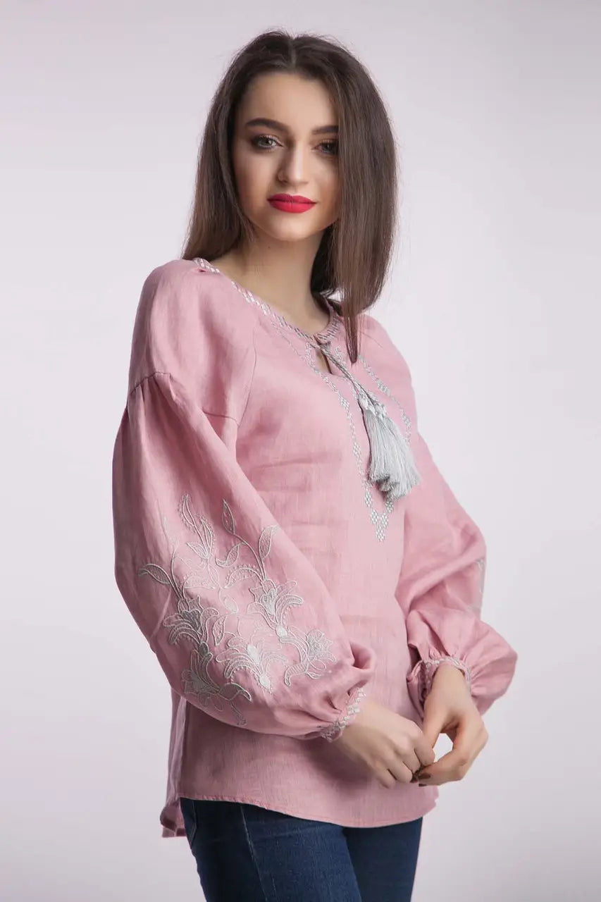 刺繡入りブラウス｜Ukrainian Embroidery Wear ”Mavka”（ウクライナシシュウノアパレル　マウカ）